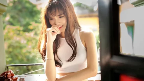 特朗普亲吻去世盟友柯克的遗孀